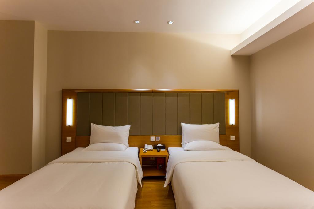 Ji Hotel Wuhan Guanggu Plaza Kamer foto