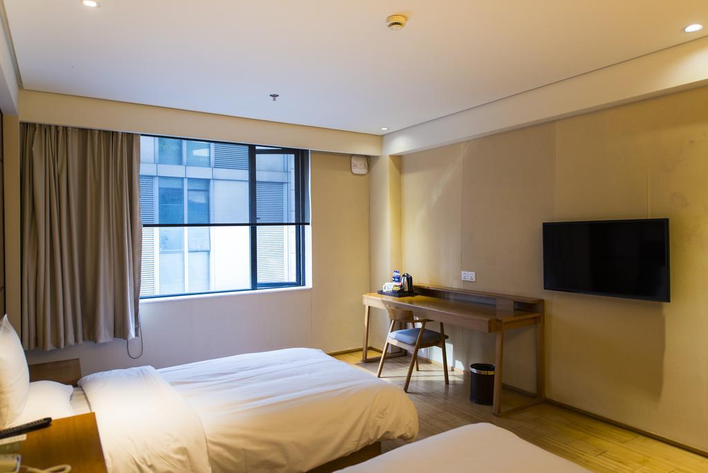 Ji Hotel Wuhan Guanggu Plaza Buitenkant foto
