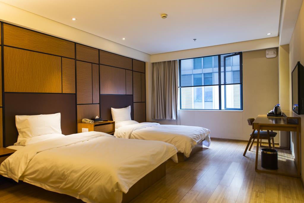 Ji Hotel Wuhan Guanggu Plaza Buitenkant foto