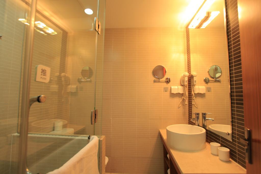 Ji Hotel Wuhan Guanggu Plaza Kamer foto