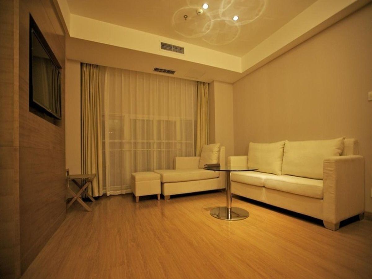 Ji Hotel Wuhan Guanggu Plaza Buitenkant foto